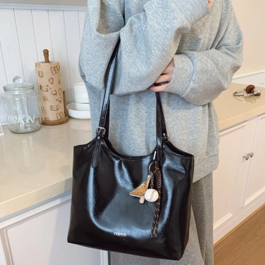 Túi xách Tote nữ sức chứa lớn thiết kế Retro đơn giản, thời trang công sở H455 giá 129.000₫ 6 Túi xách Tote nữ sức chứa lớn thiết kế Retro đơn giản, thời trang công sở H455 giá 129.000₫ 6