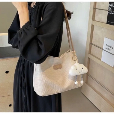 Túi xách Tote nữ trẻ trung, thanh lịch - thời trang công sở, giảm giá 111.550₫ 5 Túi xách Tote nữ trẻ trung, thanh lịch - thời trang công sở, giảm giá 111.550₫ 5