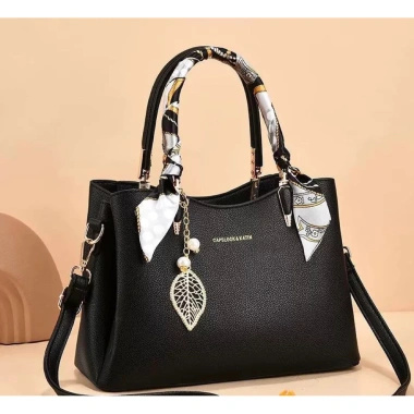 Túi xách trung niên cao cấp sang trọng - Quà tặng mẹ lý tưởng, giảm giá 410.000₫ 3 Túi xách trung niên cao cấp sang trọng - Quà tặng mẹ lý tưởng, giảm giá 410.000₫ 3