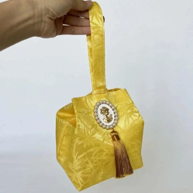 Túi xách Trung Quốc FUNG - Đeo cổ tay thắt nút tua rua, mặt dây chuyền hoa, túi đựng mỹ phẩm 88.236₫