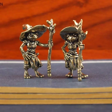 Tượng Đếch Phù Thủy NS Vintage Đồng Kim Loại Đặt Bàn Trang Trí Nhà và Ô Tô Giá 72.600₫