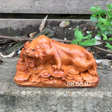 Tượng hổ linh vật tuổi Dần bộ 12 con giáp chất liệu gỗ hương - Giá chỉ 241.000₫