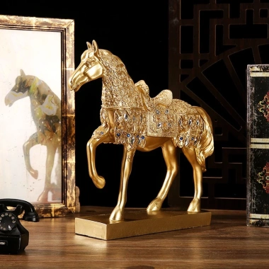 Tượng Ngựa Vàng Đính Đá – Dáng Uy Phong, Phong Thủy Chiêu Tài, Giá 343.000₫ 2