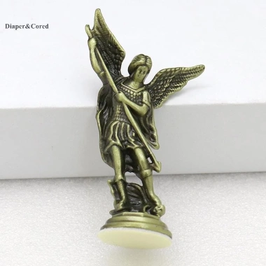 Tượng Thánh Michael CORED Đánh Bại Satan - Trang Trí Bàn Nhà, Giá 49.830₫ 9 Tượng Thánh Michael CORED Đánh Bại Satan - Trang Trí Bàn Nhà, Giá 49.830₫ 9