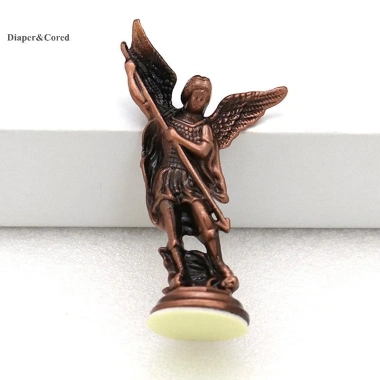 Tượng Thánh Michael CORED Đánh Bại Satan - Trang Trí Bàn Nhà, Giá 49.830₫
