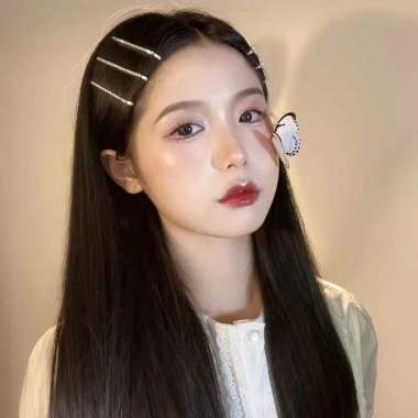 UP9 Kẹp Đính Đá Nữ Set 4 Sang Trọng Nhẹ Nhàng Giá Ưu Đãi 31.000 VNĐ