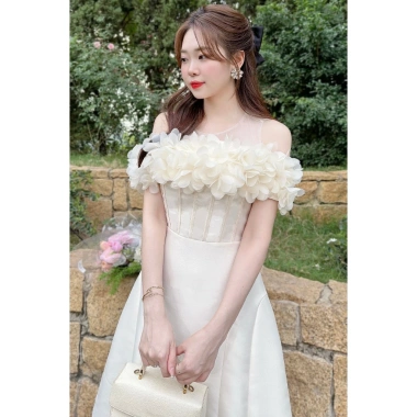 V416 RC404 Váy kem tafta xếp ngực siêu xinh – Trễ vai chảnh TH Hà Thanh, giá 479k