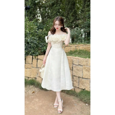 V416 Váy kem trễ vai cổ lưới dáng A xòe dài - CHÍNH HÃNG HALE Hà Thanh Boutique, chất Tafta, giảm giá 469k 4 V416 Váy kem trễ vai cổ lưới dáng A xòe dài - CHÍNH HÃNG HALE Hà Thanh Boutique, chất Tafta, giảm giá 469k 4