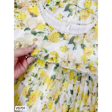 V5.701 Váy hoa nhí vàng dáng xòe dập ly nữ tính - Dolce Viva Colection - Đầm công sở voan 510k