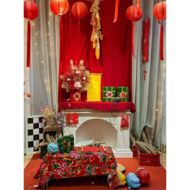 Vải nhung đỏ Trung Thu Tết – Vải con công trang trí phông nền, trải bàn, rèm – 50.000đ