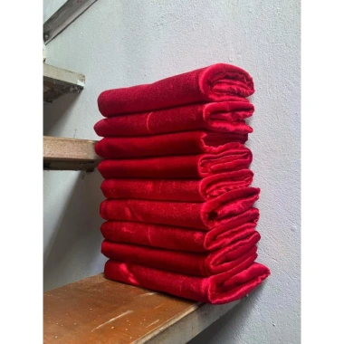 Vải nhung đỏ và vải con công - Phông nền Decor Tết giá ưu đãi 60.000₫ 3