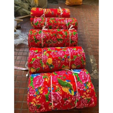Vải nhung đỏ và vải con công - Phông nền Decor Tết giá ưu đãi 60.000₫ 7