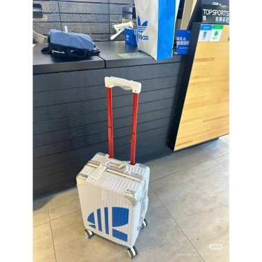 Vali Das Chính Hãng Size 20/22 Trắng Logo Xanh Giá 1,800,000 VNĐ Siêu Nhẹ Bền 6 Vali Das Chính Hãng Size 20/22 Trắng Logo Xanh Giá 1,800,000 VNĐ Siêu Nhẹ Bền 6