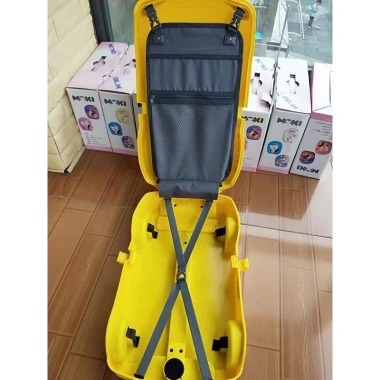 Vali xe 20in cho bé trai - Nhẹ, bền, kèm bình nước, chỉ 429.000₫