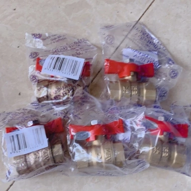 Van bướm van nước van vòi Minh Hoà tay ngắn đồng - Giá 69.900₫ giảm 19.174₫ 2 Van bướm van nước van vòi Minh Hoà tay ngắn đồng - Giá 69.900₫ giảm 19.174₫ 2