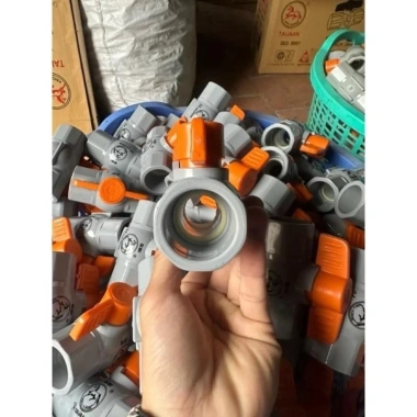 Van nước, van nhựa PVC phi 21 34 – Vòi xả tay cam, khóa nước, chỉ 13.900 VND giảm từ 16.680 VND 4 Van nước, van nhựa PVC phi 21 34 – Vòi xả tay cam, khóa nước, chỉ 13.900 VND giảm từ 16.680 VND 4