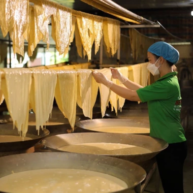 Váng đậu khô 1kg, váng đậu tươi phơi khô cho lẩu, chiên, rán - Giá 55.000₫ 4
