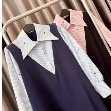 Váy bầu công sở Myla dáng xuông kẻ tay bồng cổ đức lịch, đi làm & chơi - 299k 7 Váy bầu công sở Myla dáng xuông kẻ tay bồng cổ đức lịch, đi làm & chơi - 299k 7