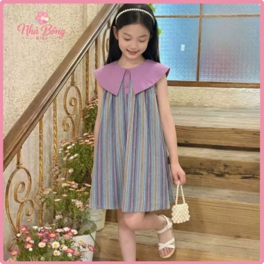 Váy Bé Gái Kẻ Sọc Cổ Sen Bản To Dáng Suông Cotton Mềm Mịn Thoáng Mát – 213.840₫ 2 Váy Bé Gái Kẻ Sọc Cổ Sen Bản To Dáng Suông Cotton Mềm Mịn Thoáng Mát – 213.840₫ 2