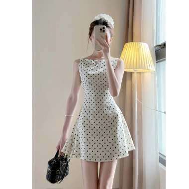Váy cổ thuyền chấm bi xòe chất chéo Hàn Quốc Xixeoshop V175 189.000₫