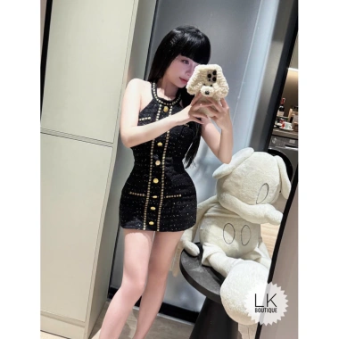 Váy dạ yếm nữ khuy vàng sang chảnh - Đồ Tết 2.024 giảm giá 20% giá 337.000đ