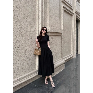 Váy Đầm Xòe Dài Cộc Tay SHEMODA Long Classic - Tôn Dáng Sang Trọng, Giá 479.000₫