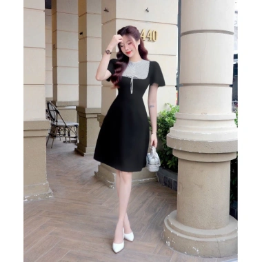 Váy đen chữ A tay ngắn Lux W – Thiết kế cao cấp, thanh lịch, giá 329.000₫