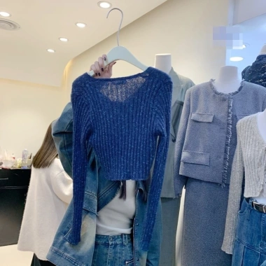 Váy đi lại Hàn Quốc hot girl, cổ V, dây rút, chất liệu đan, xuân hè 2.023 Dongdaemun 9 Váy đi lại Hàn Quốc hot girl, cổ V, dây rút, chất liệu đan, xuân hè 2.023 Dongdaemun 9