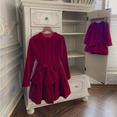Váy Đôi Mẹ Bé Nhung Cứng Đỏ Form Xòe Anna và Chloe Size 8‑70kg - Phù Hợp Lễ Tết, Noel, Tiệc, Giá Giảm 260,000₫ 3