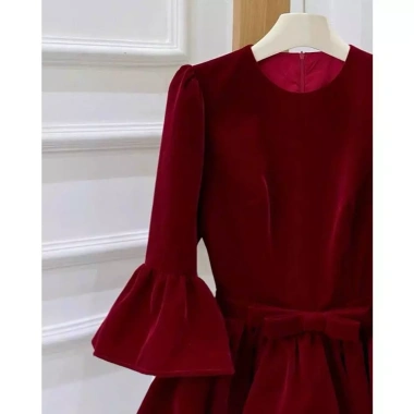 Váy đôi mẹ bé tone đỏ 2.026 size 7kg‑75kg - Giá ưu đãi 300.000 VNĐ, thời trang trẻ em 7