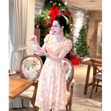 Váy hoa cổ vuông sang trọng, dáng xòe tay ngắn, thiết kế cao cấp W Cam Euro - chỉ 359k