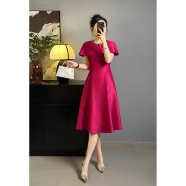Váy Hot 2.024 nhập Trung Quốc - Thiết kế thời trang, giảm giá chỉ 499k