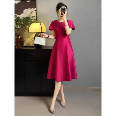Váy Hot 2.024 nhập Trung Quốc - Thiết kế thời trang, giảm giá chỉ 499k