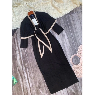 Váy len dài ôm body tay lỡ kèm khăn choàng cổ, dự tiệc công sở JUMIVA 229k