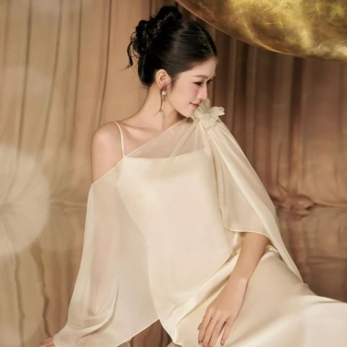 Váy lụa 2 dây dài áo tơ hoa tiệc - TIINSTORE x TƯỜNG SAN, giảm còn 788.000₫ 7 Váy lụa 2 dây dài áo tơ hoa tiệc - TIINSTORE x TƯỜNG SAN, giảm còn 788.000₫ 7