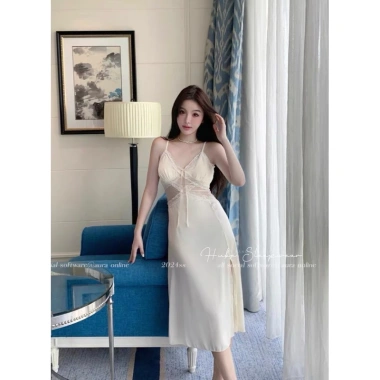Váy ngủ cao cấp Lyly QC Loại 1 – Áo choàng lụa xẻ đùi, viền ren, dây nơ, chéo eo - Giá 655.000₫ 4 Váy ngủ cao cấp Lyly QC Loại 1 – Áo choàng lụa xẻ đùi, viền ren, dây nơ, chéo eo - Giá 655.000₫ 4