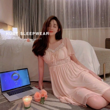 Váy ngủ lụa ren hai lớp eo ngực hoa hồng - Siêu tiểu thư cao cấp Xíu Sleepwear 2 Váy ngủ lụa ren hai lớp eo ngực hoa hồng - Siêu tiểu thư cao cấp Xíu Sleepwear 2