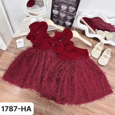 Váy Noel bé gái Cherry Kids đỏ nhung, áo lệch vai, chân váy xoè rộng, 10-30kg