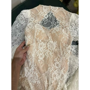 Váy ren lót nude dài tay, thiết kế hở lưng cao cấp, giá chỉ 490k
