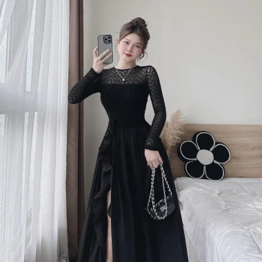 Váy ren phối tơ dài xẻ tà hoa, cổ tròn - Thời trang tiệc du lịch, giảm 20%