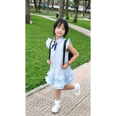 Váy sơ mi bé gái sát nách cotton an toàn, kèm nơ rời xinh, phong cách học sinh - Giá chỉ 199.000 VND 2