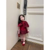 Váy Tết bé The Moon tone đỏ phủ hoa nổi dày, kèm cape choàng mềm mại – giá ưu đãi 475.000 VND 3
