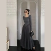 Váy thun dài tay xoè dáng dài khoét lưng V quyến rũ thời trang thu đông 2.022 3
