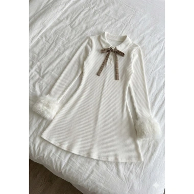 Váy trắng xòe Ivy Dress cổ bèo tay lông vũ len - Lễ hội Noel và Tết, chụp ảnh café, giảm giá 355k 10 Váy trắng xòe Ivy Dress cổ bèo tay lông vũ len - Lễ hội Noel và Tết, chụp ảnh café, giảm giá 355k 10