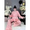 Vest lụa mịn tay dài, phom rộng 6 nút - Bộ pijama cho phụ nữ, giá ưu đãi 279.000₫ 5