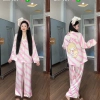 Vest lụa mịn tay dài, phom rộng 6 nút - Bộ pijama cho phụ nữ, giá ưu đãi 279.000₫ 10