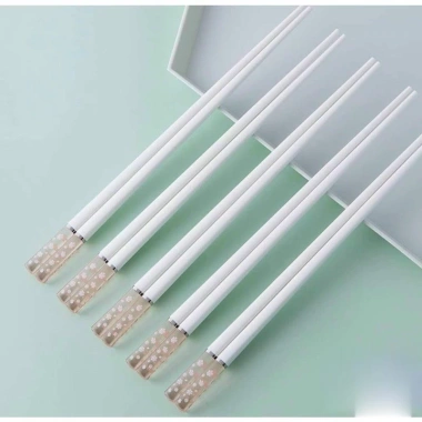 Vỉ 5 Đôi Đũa Nhựa Kháng Khuẩn Nhật Bản - Đũa Gắp Dày Dặn, Đẹp, An Toàn Mta‑Mart2 99.000đ