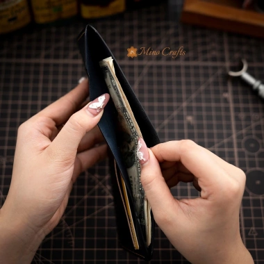 Ví da nữ mini thủ công - Minimalist da bò nhập khẩu màu đen, handmade, giảm còn 200.000đ 2 Ví da nữ mini thủ công - Minimalist da bò nhập khẩu màu đen, handmade, giảm còn 200.000đ 2