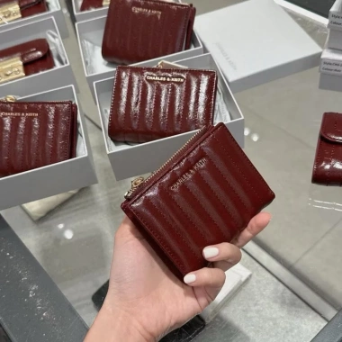 Ví thiết kế vân sóng mẫu mới full box - Giá ưu đãi 136,080₫, chất liệu bền, phong cách hiện đại
