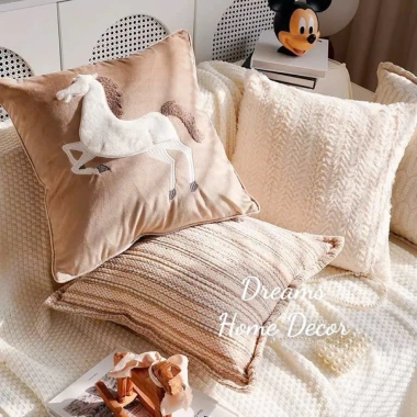 Vỏ Áo Gối Vuông Hoạ Tiết Thêu Ngựa Sang Trọng - Decor Nhà Cửa, Gối Sofa Phòng Khách 250k